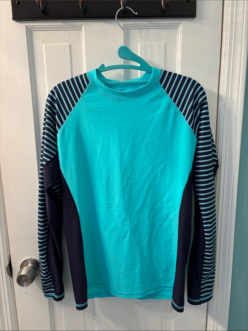 Women's Turquoise & Navy Long-Sleeve Swim Rash Guard
